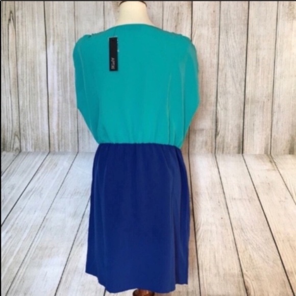 Apt 9 Faux Wrap Dress - Picture 5 of 7